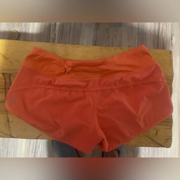 Lululemon - Picture 2 of 4